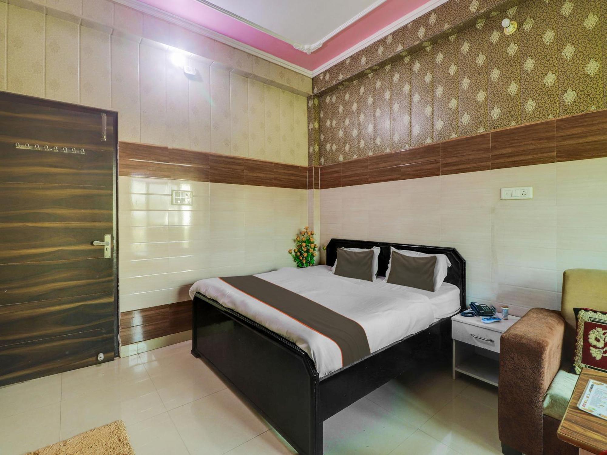 Отель Collection O Paradise And Restaurant Kashipur Экстерьер фото