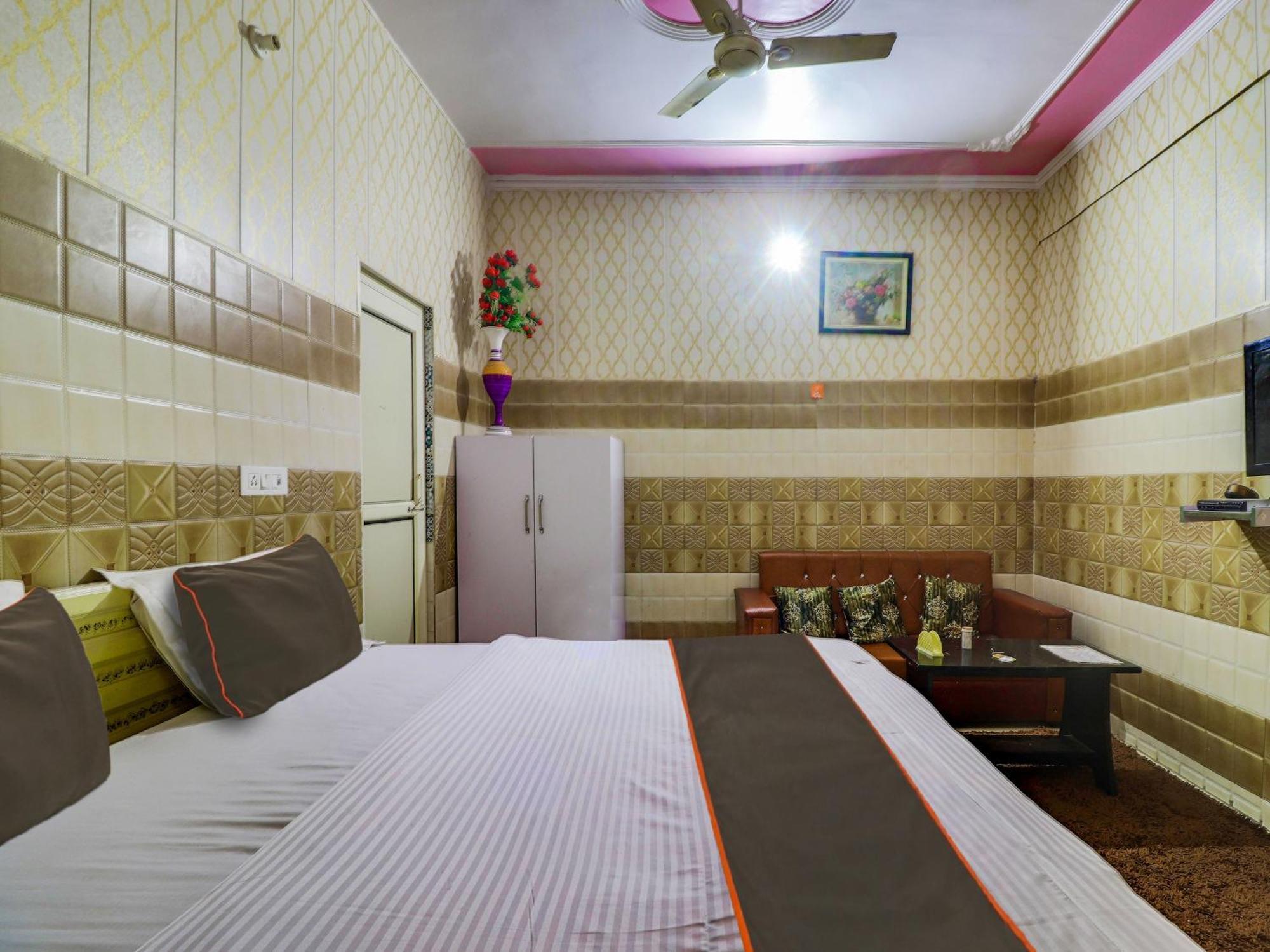 Отель Collection O Paradise And Restaurant Kashipur Экстерьер фото
